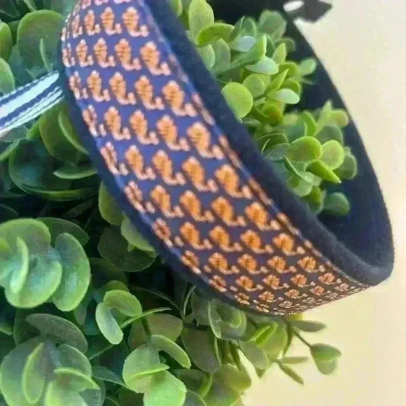 Men's vineyard vines basketball belt. Size 26 new with tags. - Picture 3 of 4